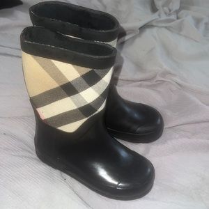 Kids Burberry rain boots.